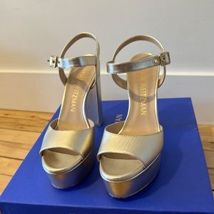 Stuart Weitzman Ryder 95 Platform Sandal Gold